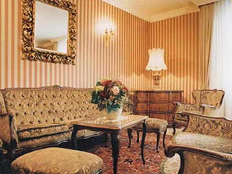 Henri Hotel Wien Siebterbezirk Dalaman gambar