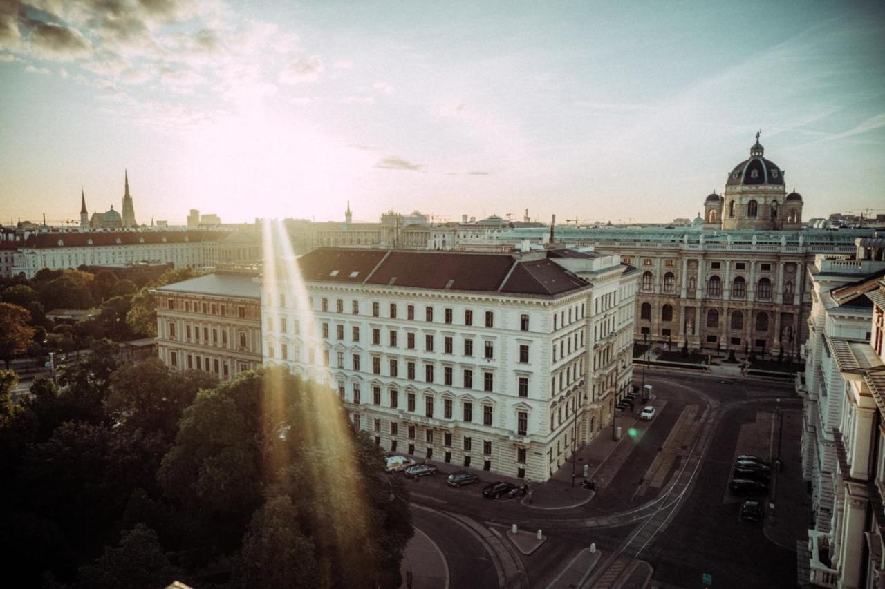 Henri Hotel Wien Siebterbezirk Luaran gambar